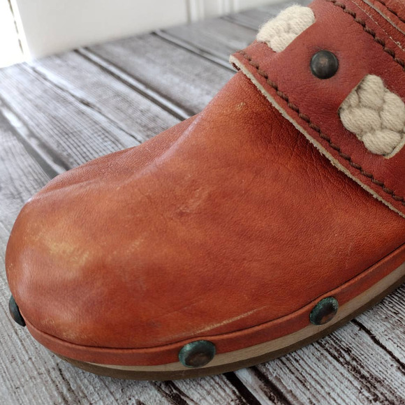 Dr. Scholl's | RARE Vintage Orange-Red Leather Studded Wooden Clogs Cotton Braid - Picture 3 of 16